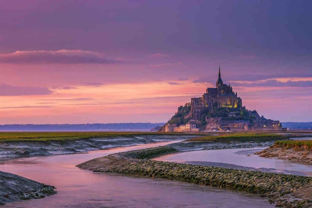 Charmante Maison, Coeur De Bourg Bazouges-la-Perouse Luaran gambar