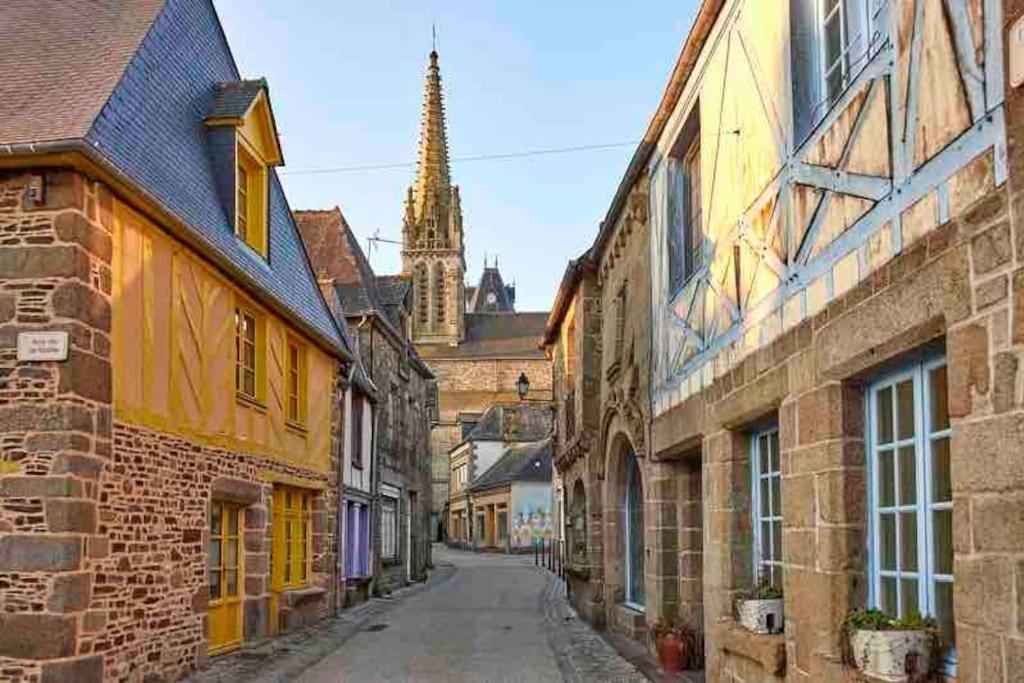 Charmante Maison, Coeur De Bourg Bazouges-la-Perouse Luaran gambar
